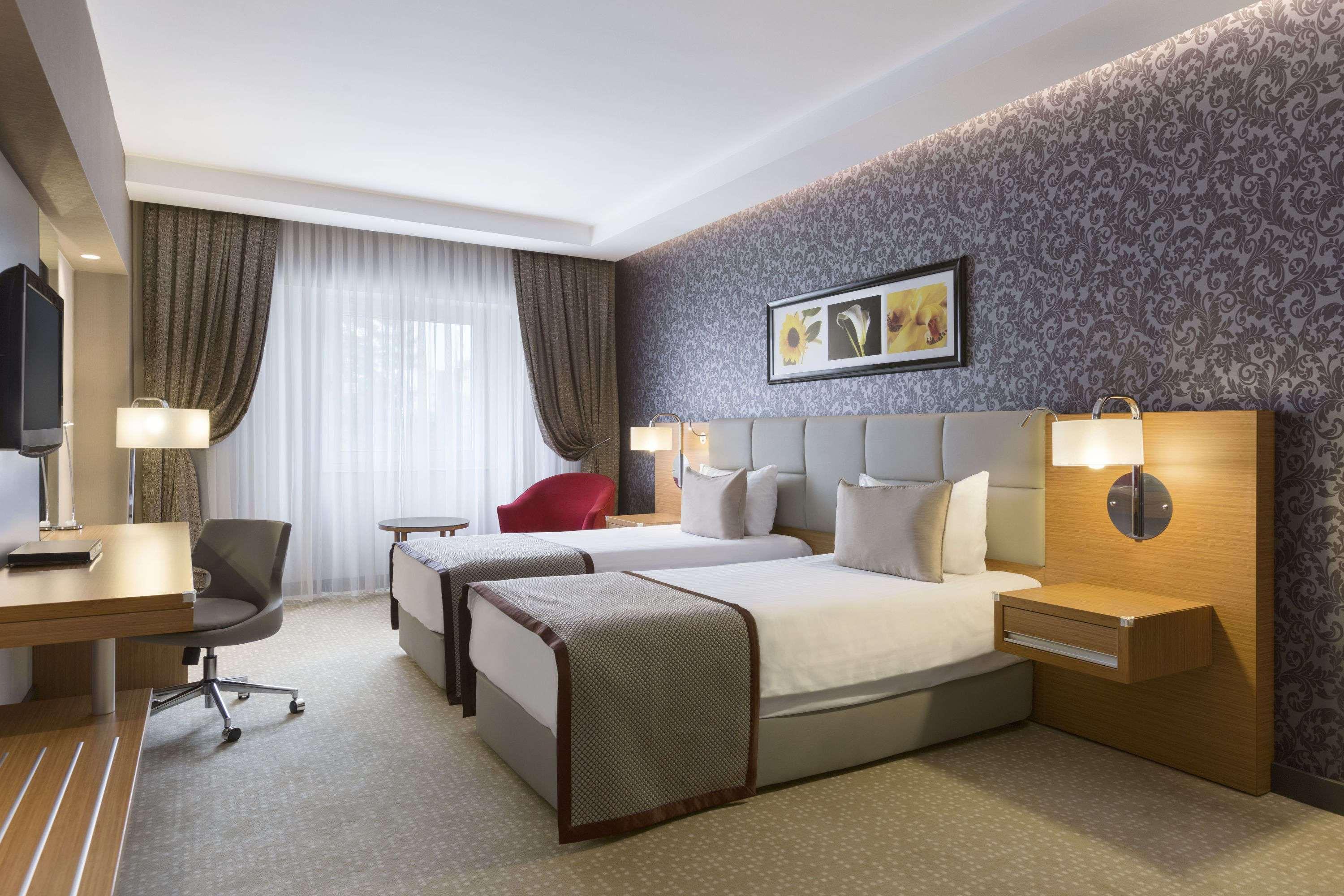 รามาดา พลาซา บาย วินด์แฮม อิซมิต Hotel โคจาเอลี ภายนอก รูปภาพ A room at the hotel