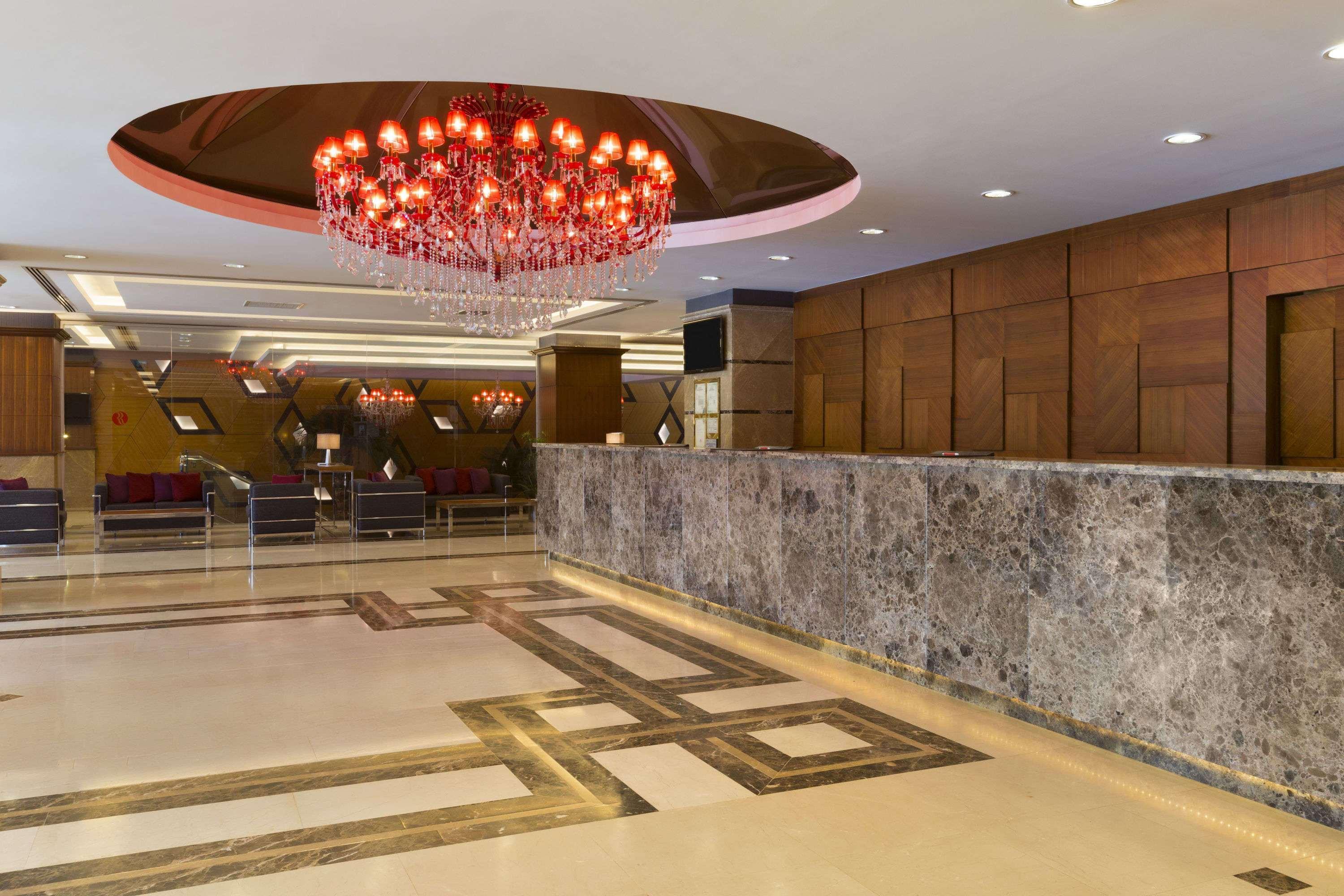 รามาดา พลาซา บาย วินด์แฮม อิซมิต Hotel โคจาเอลี ภายนอก รูปภาพ Lobby