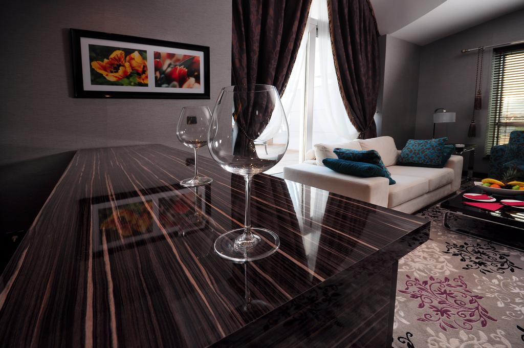 รามาดา พลาซา บาย วินด์แฮม อิซมิต Hotel โคจาเอลี ภายนอก รูปภาพ A 3D rendering of a kitchen